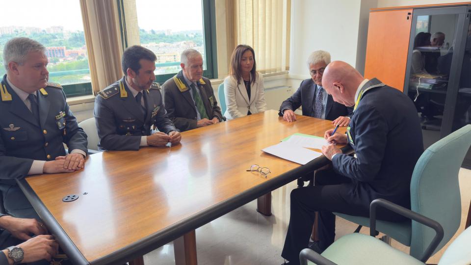 PROTOCOLLO D’INTESA PER LO SVOLGIMENTO DI ATTIVITA’ DI VOLONTARIATO SOTTOSCRITTO DALLA PROCURA DELLA REPUBBLICA DI FROSINONE E LA SEZIONE A.N.F.I. DI FROSINONE